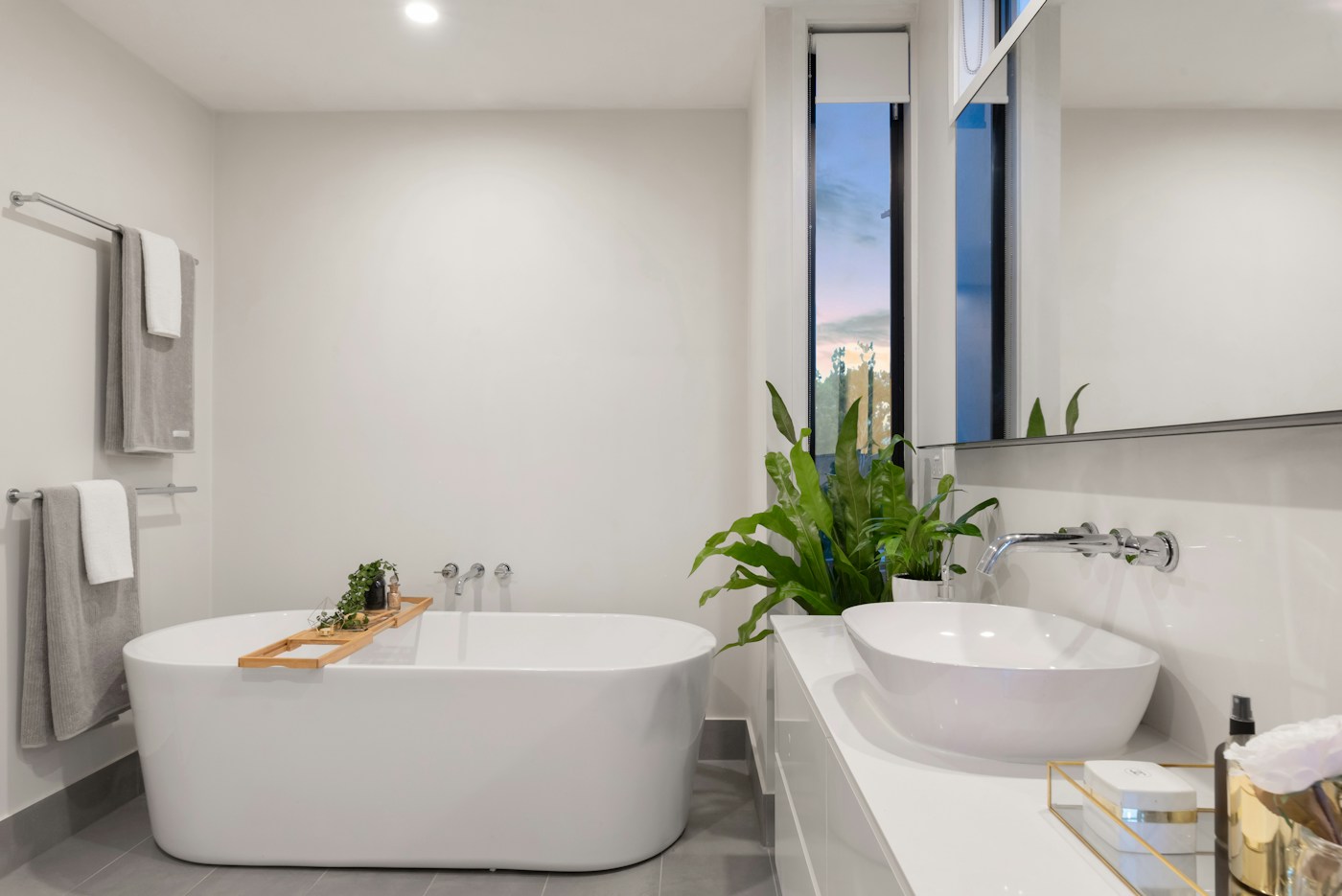 Calm bathroom inspiration with natural textures